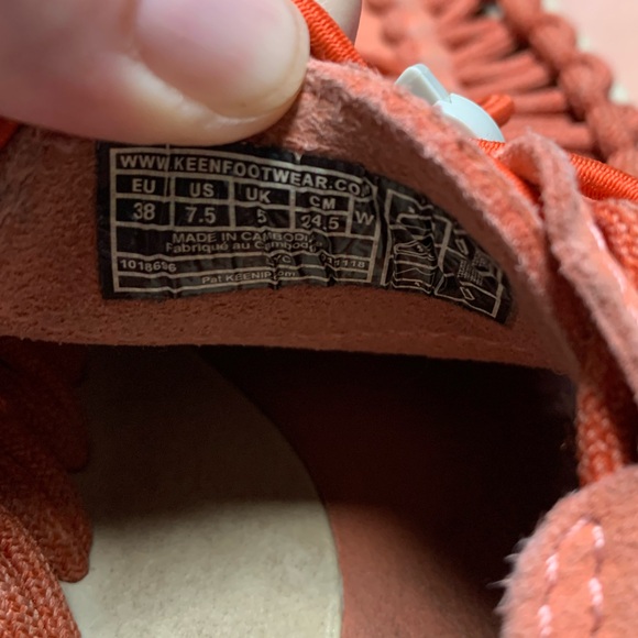 Keen Women’s UNEEK Original Sneaker Coral/Orange 7.5 - Picture 6 of 6